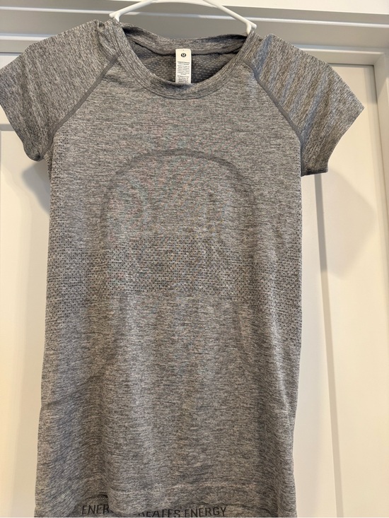 lululemon athletica Tops - Women’s Lululemon Tech short sleeve tee size 4